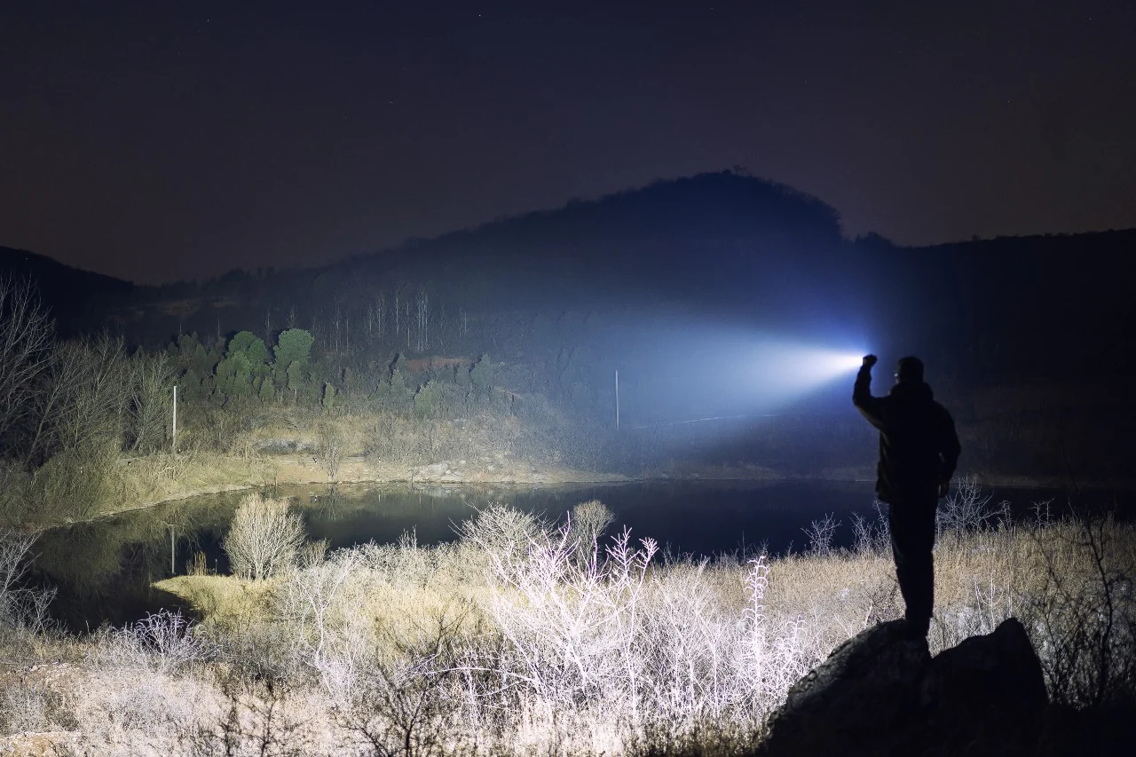 Fenix C7 Pro High-Output Fast-Charging Flashlight - 4600 Lumens - Image 14
