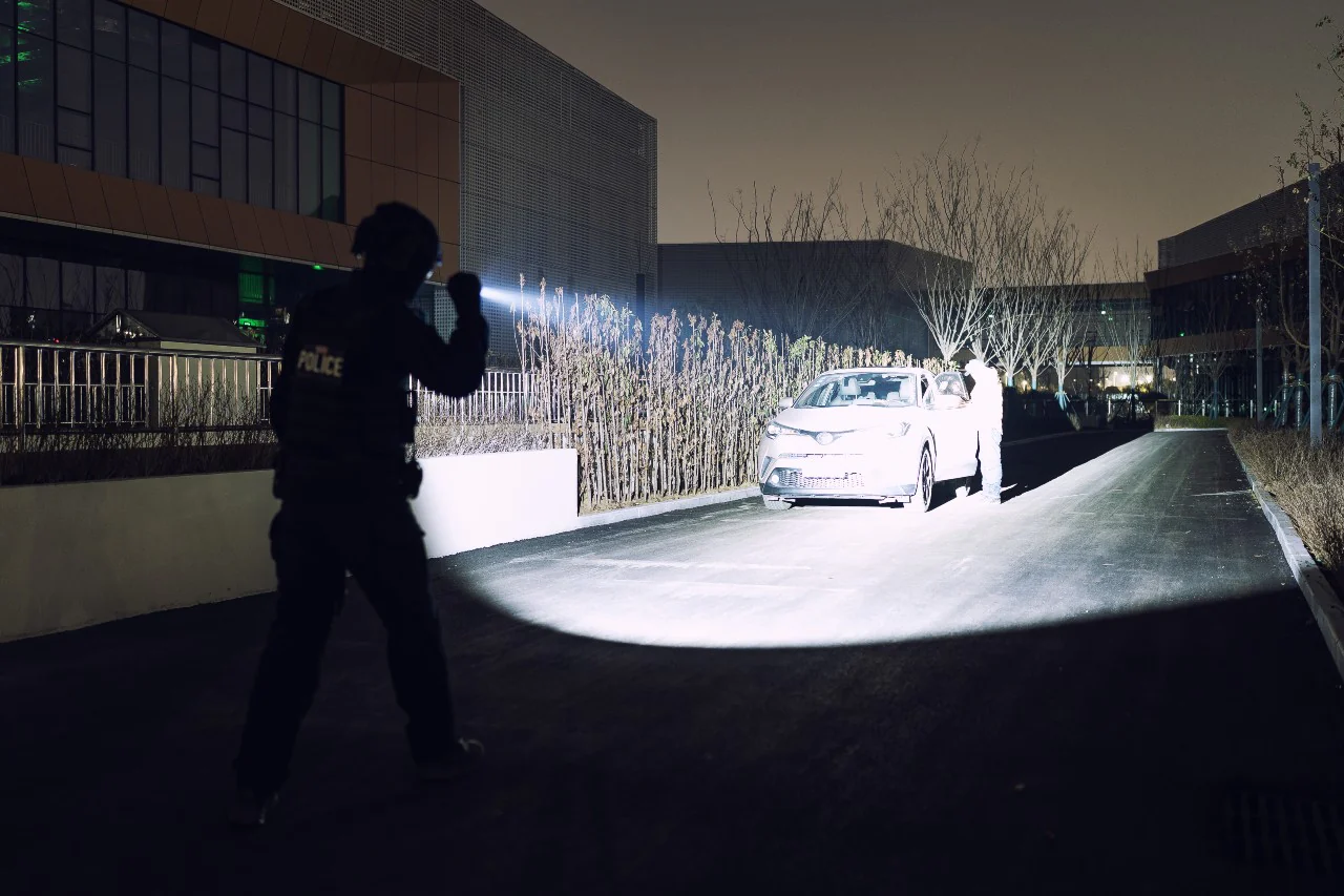 Fenix TK15R Adaptive Control Flashlight - Image 22